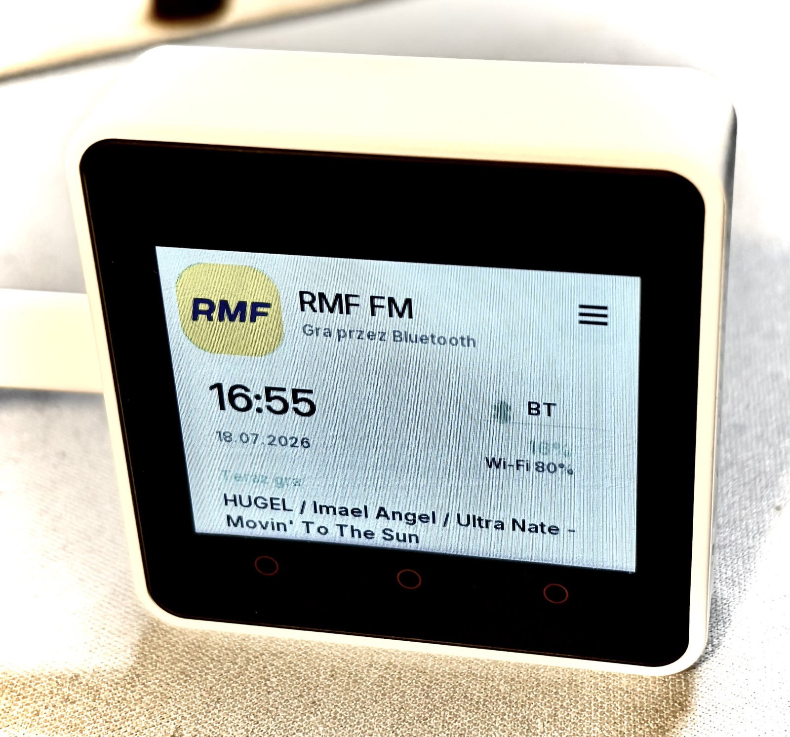 Open Radio cube playing RMF FM over Bluetooth — photo of the device